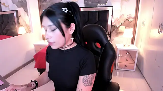 Snapshot of SusanVilla chatting on May 20, 2026, 7:42 pm SusanVilla online show from May 20, 2026, 7:42 pm
