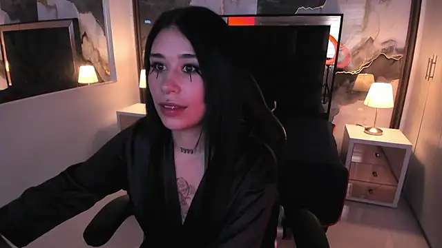 Snapshot of SusanVilla chatting on June 1, 2026, 7:37 pm SusanVilla online show from June 1, 2026, 7:37 pm