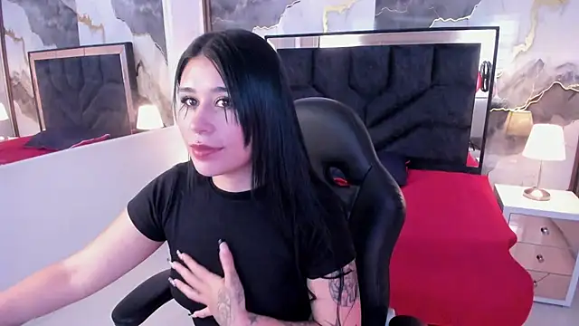 Snapshot of SusanVilla chatting on June 23, 2026, 8:18 pm SusanVilla online show from June 23, 2026, 8:18 pm