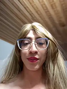 Snapshot of NICOLLE__12 chatting on December 15, 2025, 4:22 pm NICOLLE 12 online show from December 15, 2025, 4:22 pm