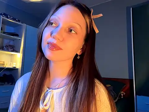 Snapshot of EmiIyKitty chatting on October 13, 2025, 7:58 pm EmiIyKitty online show from October 13, 2025, 7:58 pm