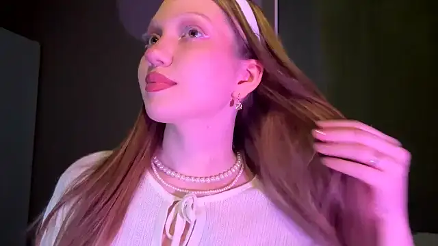 Snapshot of EmiIyKitty chatting on October 29, 2025, 7:15 pm EmiIyKitty online show from October 29, 2025, 7:15 pm