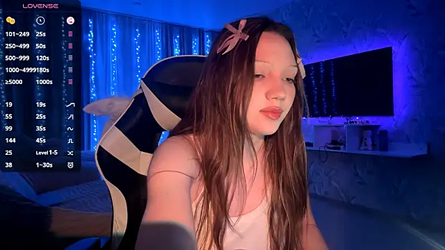 Snapshot of EmiIyKitty chatting on November 28, 2025, 6:54 pm EmiIyKitty online show from November 28, 2025, 6:54 pm