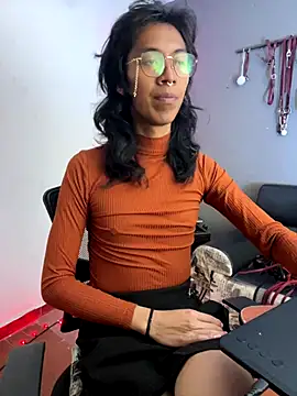 Snapshot of MadamLeRouge chatting on November 29, 2025, 11:30 pm MadamLeRouge online show from November 29, 2025, 11:30 pm