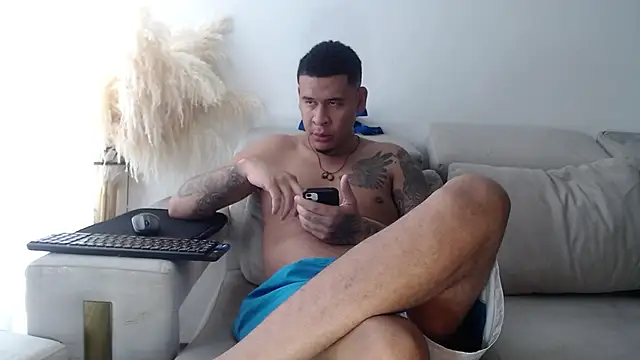 Snapshot of Adrew_fox chatting on November 28, 2025, 4:20 pm Adrew fox online show from November 28, 2025, 4:20 pm