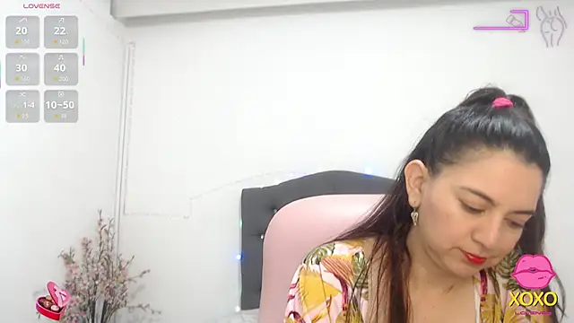 Snapshot of astrolover_ chatting on October 13, 2025, 12:10 am astrolover online show from October 13, 2025, 12:10 am