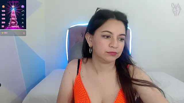 Snapshot of astrolover_ chatting on December 18, 2025, 12:27 am astrolover online show from December 18, 2025, 12:27 am