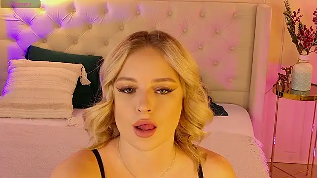 EllyLinn online show from January 17, 2026, 5:05 pm