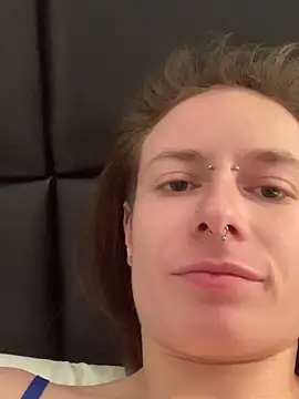 GoldenPussy1329 online show from March 4, 2026, 10:05 pm