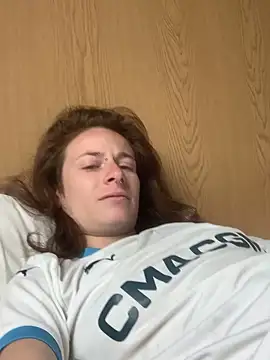 GoldenPussy1329 online show from April 22, 2026, 1:45 pm