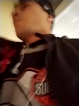 Snapshot of Angel_3-0 chatting on December 19, 2025, 10:28 pm Angel 3-0 online show from December 19, 2025, 10:28 pm