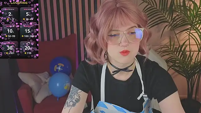 luna son online show from September 27, 2025, 9:53 pm