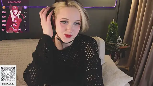 luna son online show from January 12, 2026, 9:09 pm