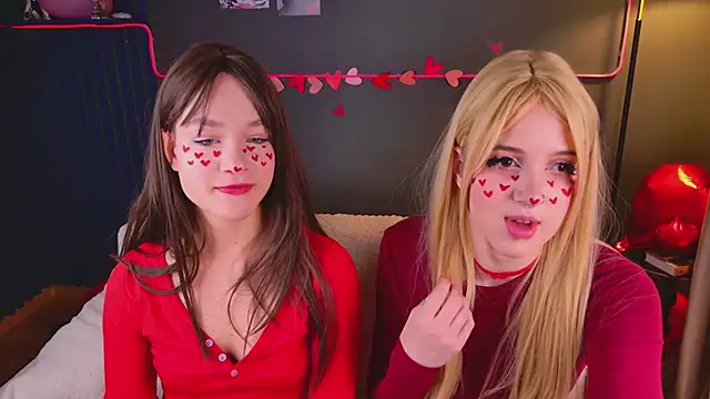 luna son online show from February 14, 2026, 6:59 pm