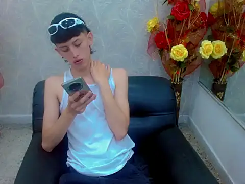 thaigo twink38 online show from October 9, 2025, 3:04 am