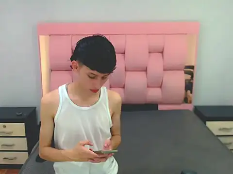 thaigo twink38 online show from October 31, 2025, 10:11 pm