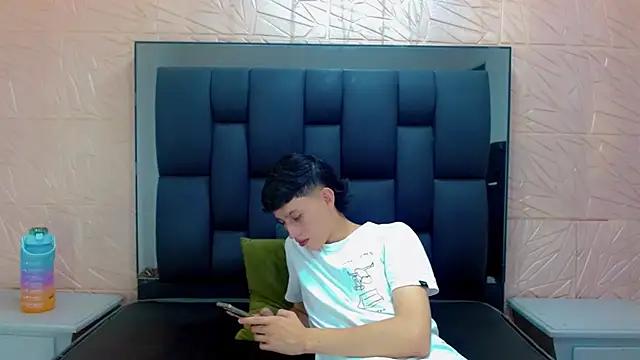 thaigo twink38 online show from November 23, 2025, 11:59 pm