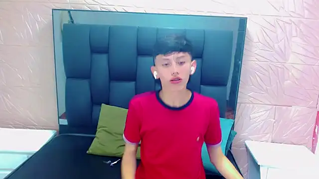 thaigo twink38 online show from December 15, 2025, 5:01 am