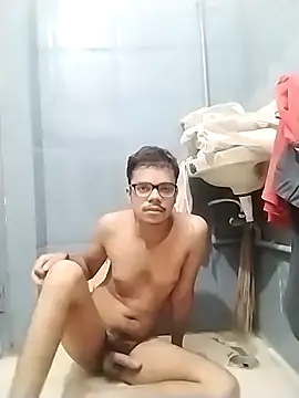 Snapshot of sexybobby13 chatting on October 6, 2025, 8:45 am sexybobby13 online show from October 6, 2025, 8:45 am