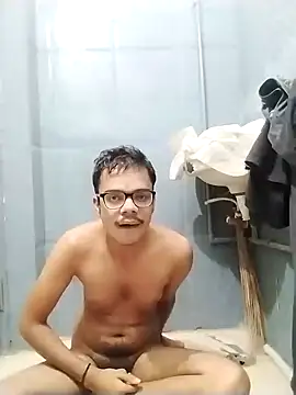 Snapshot of sexybobby13 chatting on October 11, 2025, 8:46 am sexybobby13 online show from October 11, 2025, 8:46 am