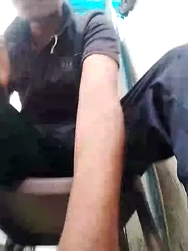 Snapshot of sexybobby13 chatting on October 13, 2025, 9:09 am sexybobby13 online show from October 13, 2025, 9:09 am