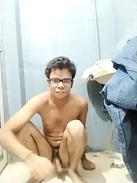 Snapshot of sexybobby13 chatting on November 27, 2025, 11:56 am sexybobby13 online show from November 27, 2025, 11:56 am