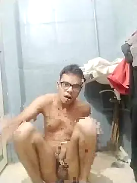 Snapshot of sexybobby13 chatting on December 15, 2025, 10:19 am sexybobby13 online show from December 15, 2025, 10:19 am