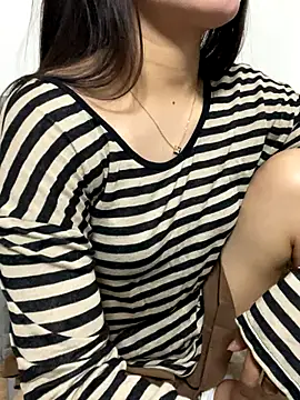 Snapshot of lee_ly chatting on October 23, 2025, 9:41 am lee ly online show from October 23, 2025, 9:41 am