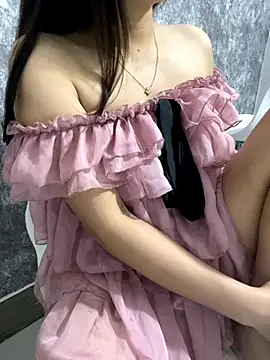 Snapshot of lee_ly chatting on December 5, 2025, 7:39 am lee ly online show from December 5, 2025, 7:39 am