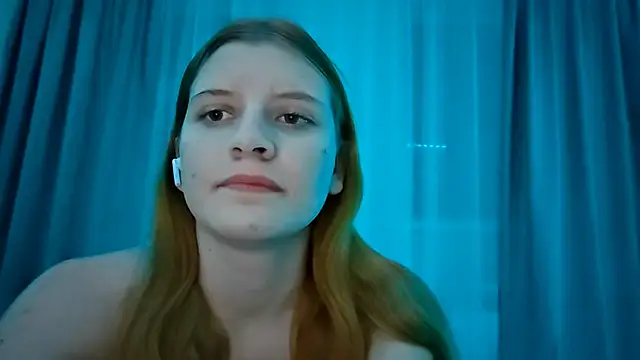 Snapshot of LynteriLain chatting on November 13, 2025, 7:24 pm LynteriLain online show from November 13, 2025, 7:24 pm