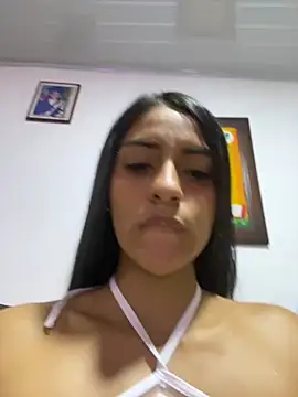 Snapshot of miluwatson chatting on October 7, 2025, 11:24 pm miluwatson online show from October 7, 2025, 11:24 pm