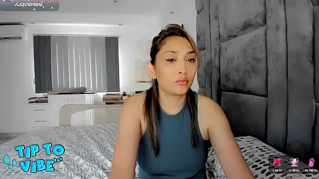 INDIANROMANCE online show from February 24, 2025, 3:09 pm