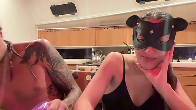 Snapshot of Monk_and_Mia chatting on October 17, 2025, 4:48 am Monk and Mia online show from October 17, 2025, 4:48 am