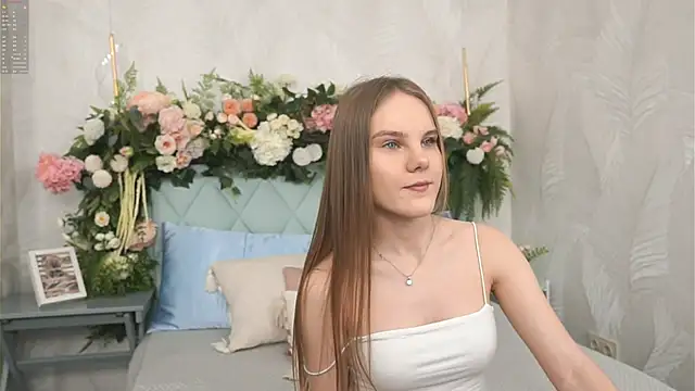 Lili Lohan online show from March 15, 2026, 5:02 am