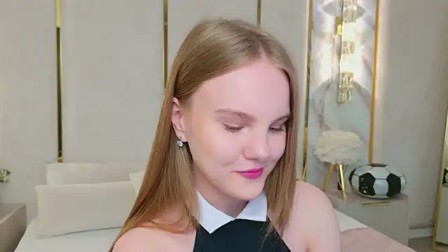 Snapshot of Lili_Lohan chatting on July 9, 2026, 5:11 am Lili Lohan online show from July 9, 2026, 5:11 am
