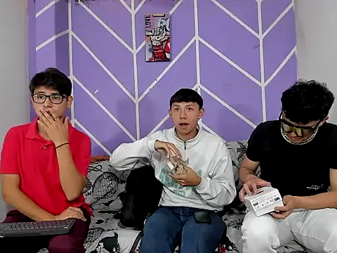 Snapshot of nexusboyhot chatting on December 4, 2025, 1:53 pm nexusboyhot online show from December 4, 2025, 1:53 pm