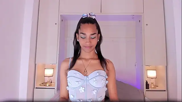 Snapshot of AnahiCollins chatting on October 14, 2025, 12:06 pm AnahiCollins online show from October 14, 2025, 12:06 pm