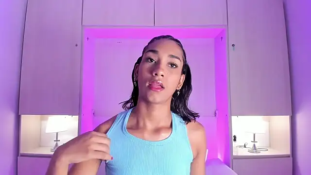 AnahiCollins online show from May 21, 2026, 12:01 pm