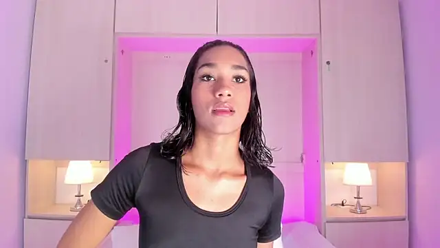 AnahiCollins online show from May 30, 2026, 11:40 am