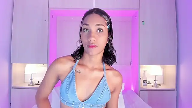 AnahiCollins online show from June 7, 2026, 11:36 am