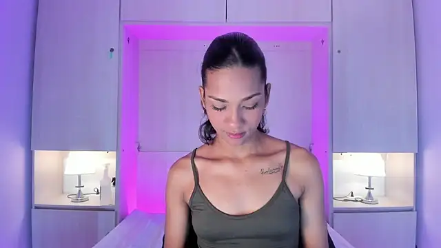 AnahiCollins online show from June 13, 2026, 11:41 am