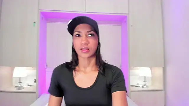 AnahiCollins online show from June 17, 2026, 11:34 am