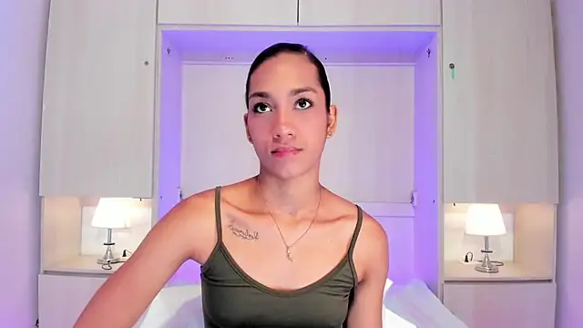 AnahiCollins online show from July 17, 2026, 12:23 pm