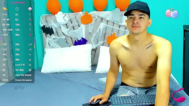 Laura King online show from October 27, 2025, 7:07 pm