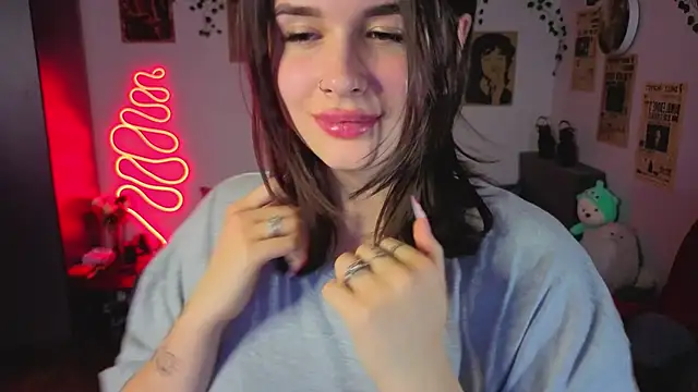 Snapshot of kira_kick chatting on November 3, 2025, 5:14 pm kira kick online show from November 3, 2025, 5:14 pm