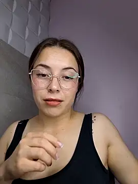 EmmaValencia  online show from November 13, 2025, 3:22 pm