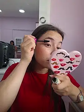 EmmaValencia  online show from April 22, 2026, 7:26 pm