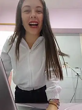 Snapshot of EmmaValencia_ chatting on May 29, 2026, 4:16 pm EmmaValencia online show from May 29, 2026, 4:16 pm