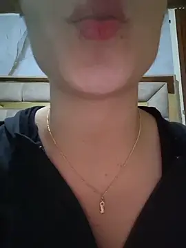 Snapshot of EmmaValencia_ chatting on June 18, 2026, 11:58 am EmmaValencia online show from June 18, 2026, 11:58 am