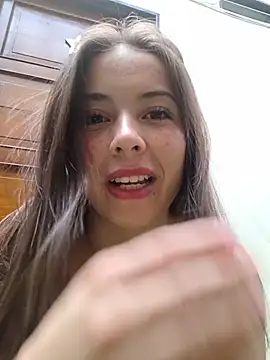 Snapshot of EmmaValencia_ chatting on July 2, 2026, 7:53 pm EmmaValencia online show from July 2, 2026, 7:53 pm